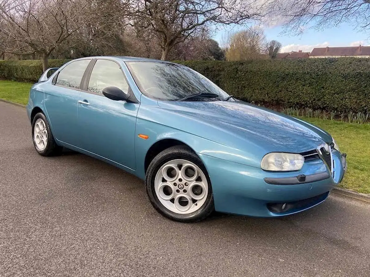 2000-alfa-romeo-156-25-v6-24v-big-10