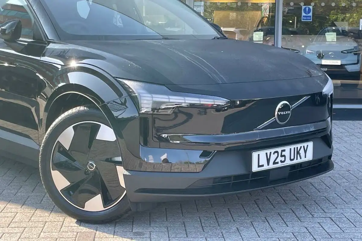2025-volvo-ex30-e-single-motor-plus-extended-range-big-5