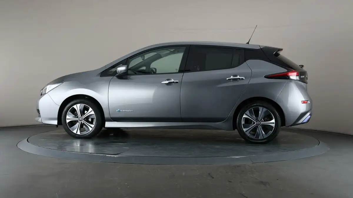 2020-nissan-leaf-e-tekna-big-29