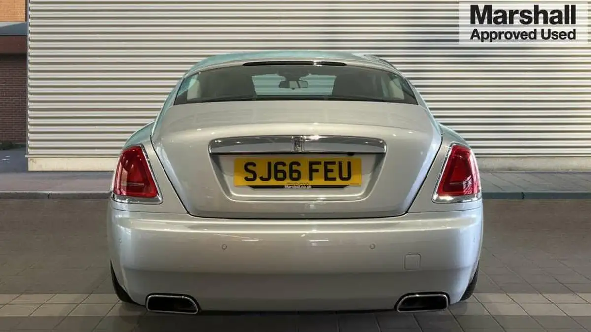 2017-rolls-royce-wraith-66-big-3