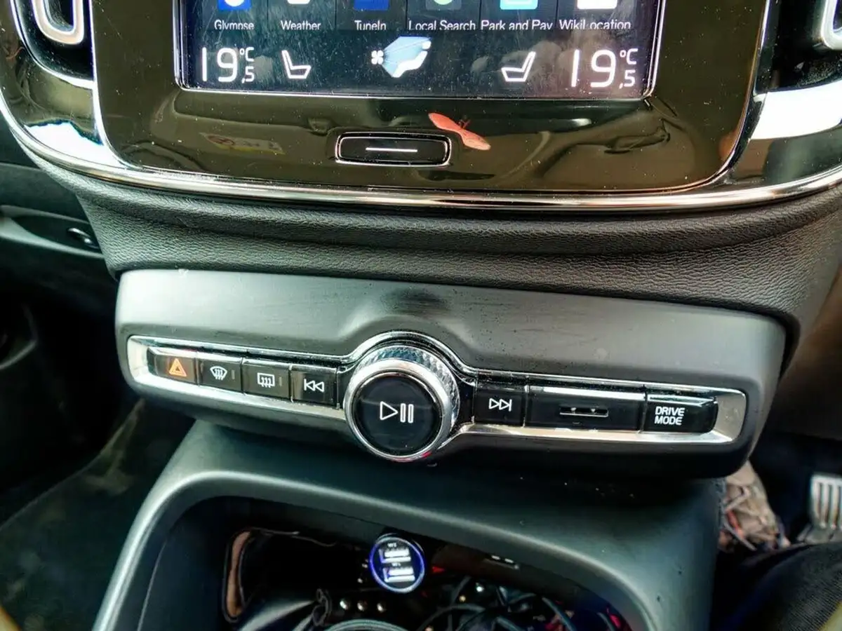 2019-volvo-xc40-20td-d4-inscription-pro-big-41