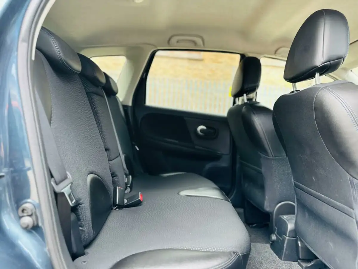 2012-nissan-note-14-n-tec-big-52