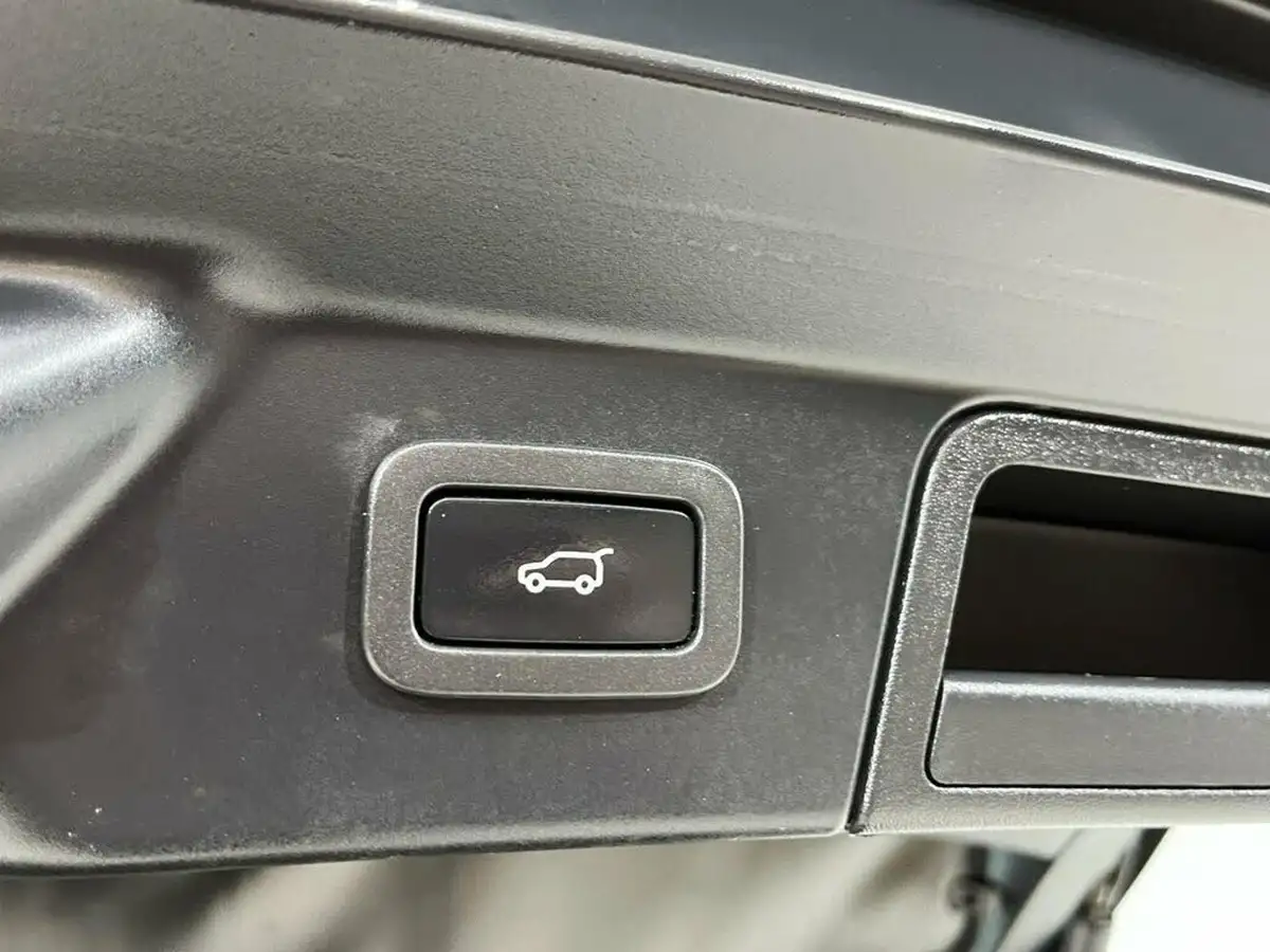 2019-land-rover-range-rover-velar-20-d180-r-dynamic-se-big-39