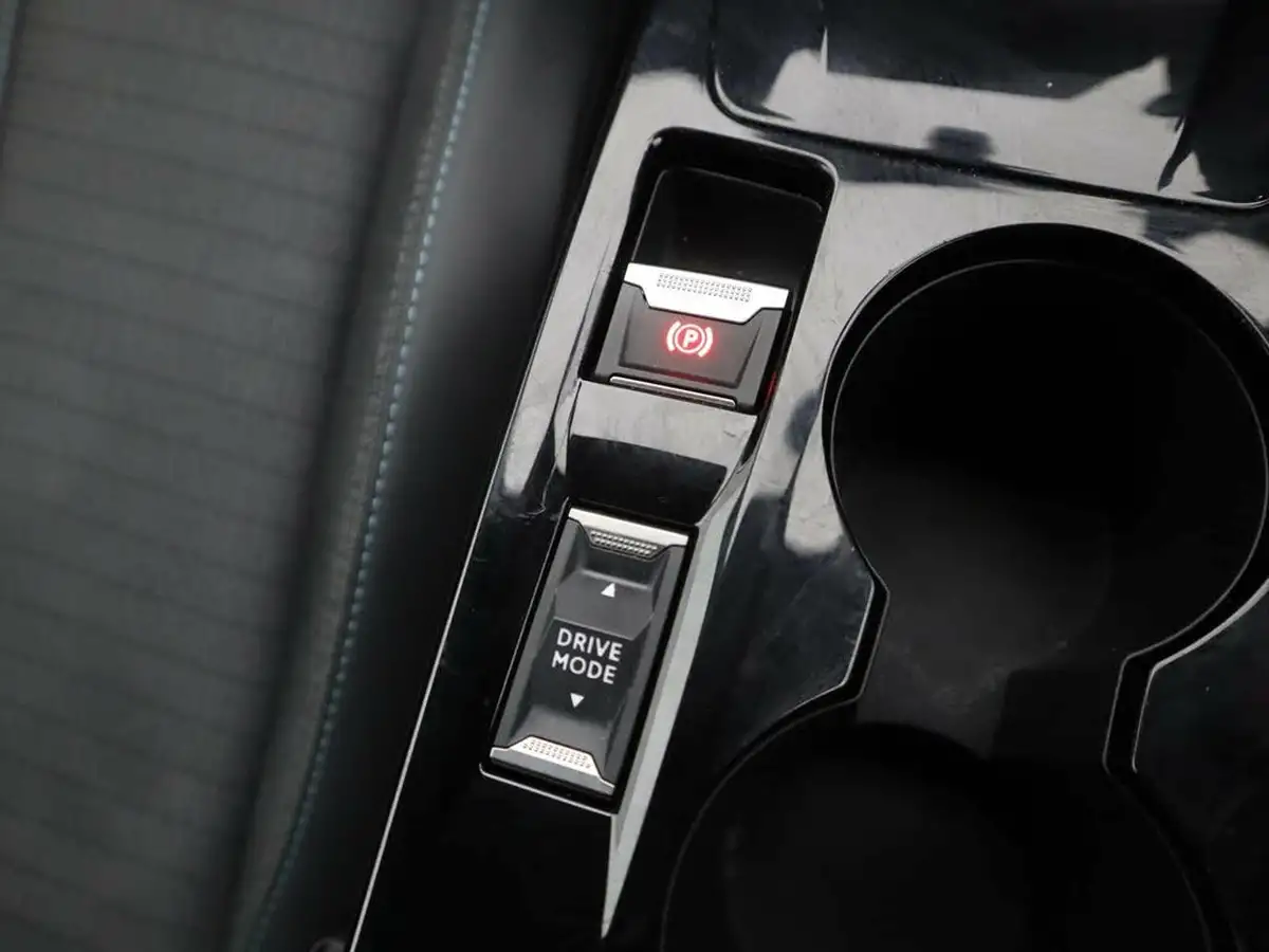 2022-peugeot-208-e-allure-premium-big-20