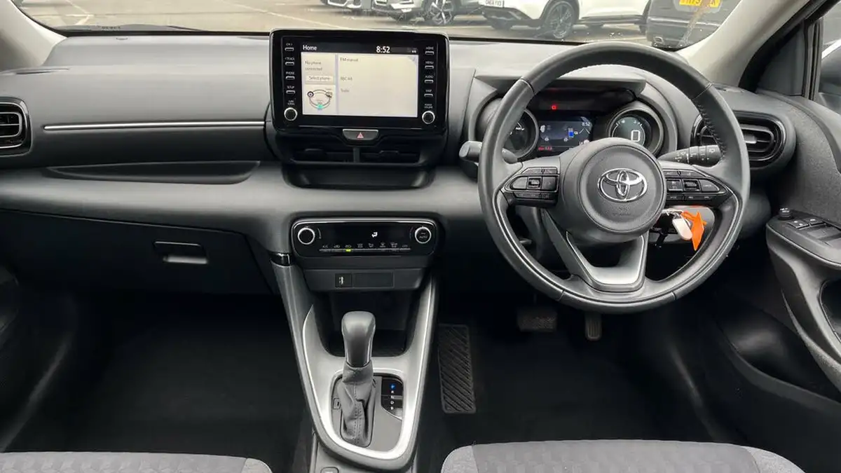 2022-toyota-yaris-15-vvt-i-design-big-4