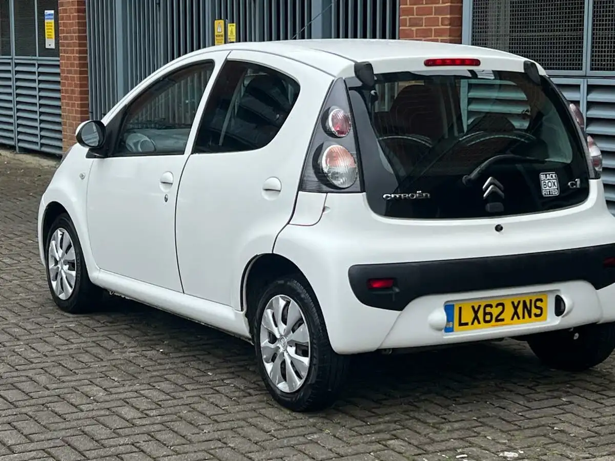 2012-citroen-c1-10-vtr-5d-big-11