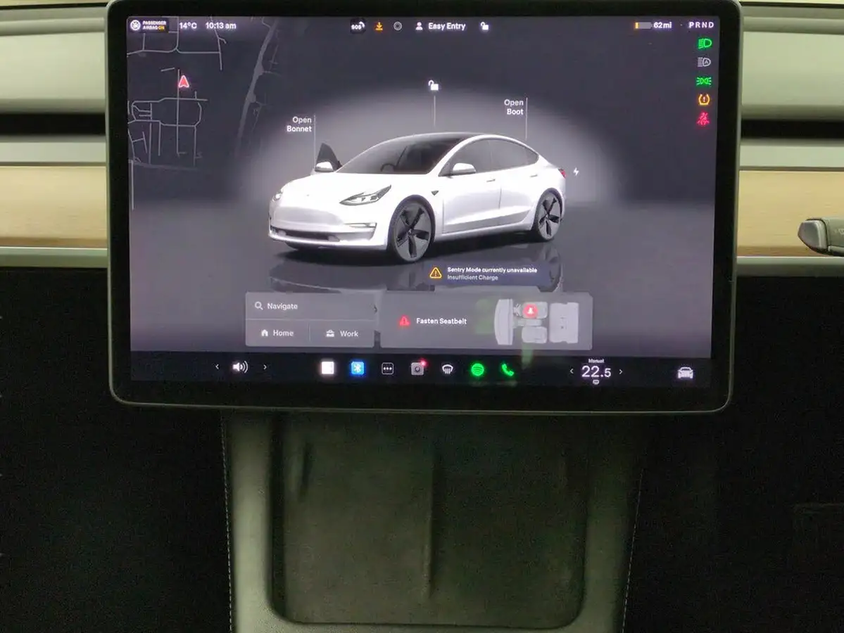 2022-tesla-model-3-e-long-range-big-24