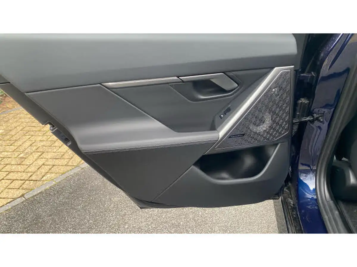 2024-bmw-5-series-e-i5-edrive40-m-sport-saloon-4d-big-30