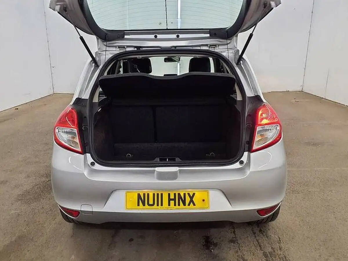 2011-renault-clio-15td-dynamique-tom-tom-15dci-fap-hatchback-5d-big-6