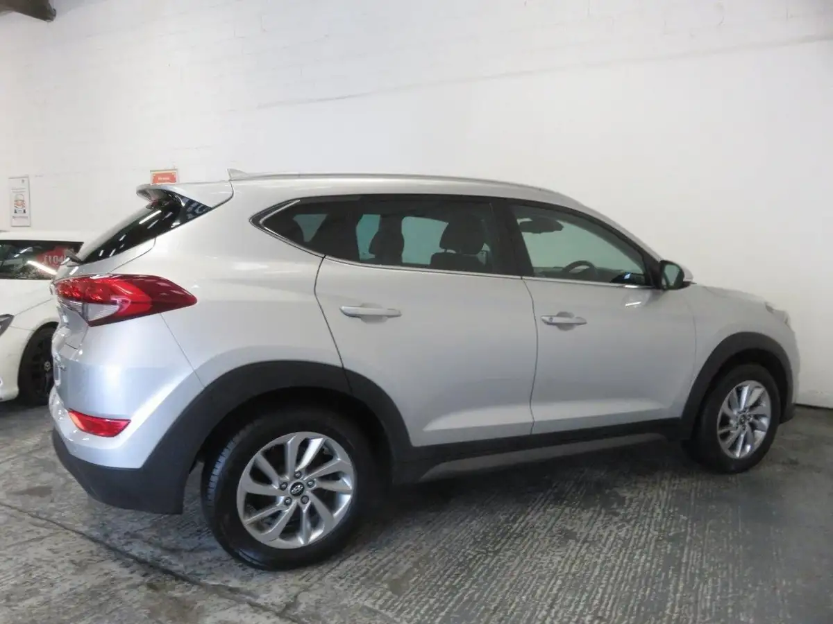 2016-hyundai-tucson-17crdi-blue-drive-premium-116ps-big-8