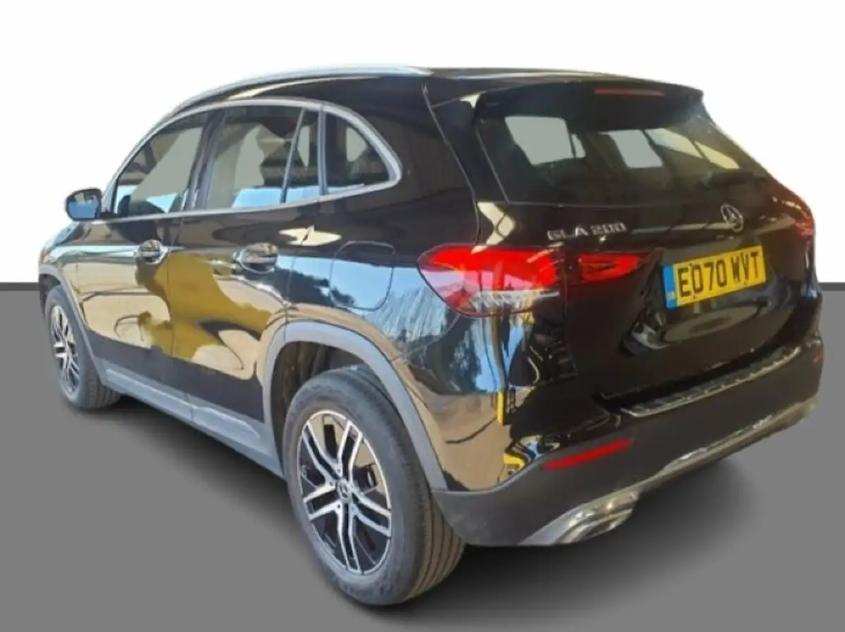 2020-mercedes-benz-gla-class-13-gla-200-sport-big-3