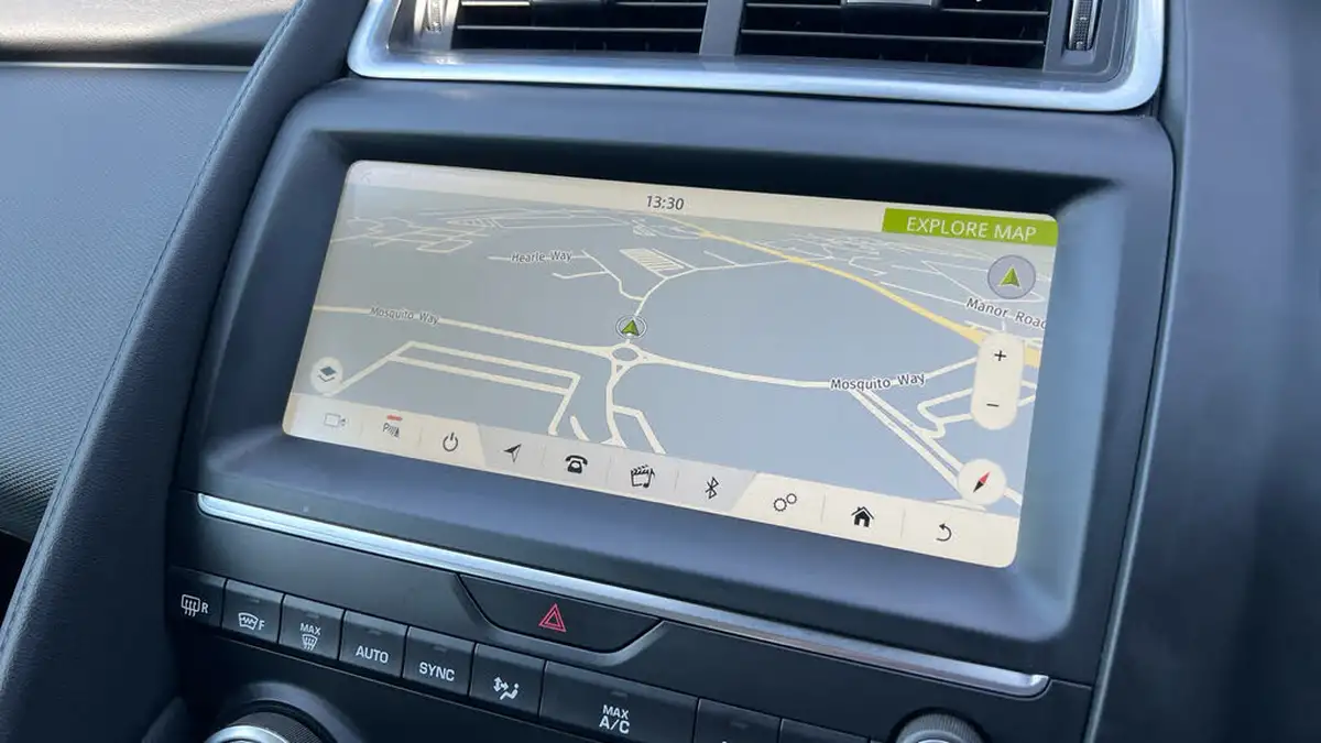 2019-jaguar-e-pace-20-i4d-150ps-big-10