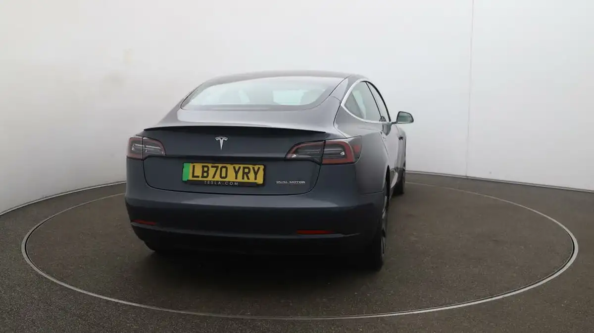 2020-tesla-model-3-e-performance-big-47