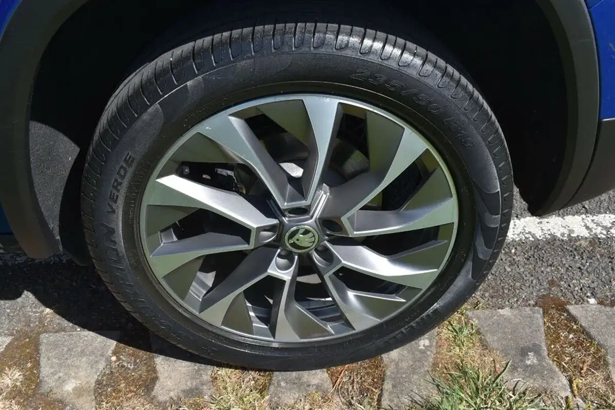 2021-skoda-kodiaq-15-tsi-se-drive-7-dsg-big-24