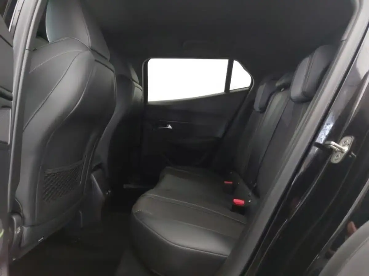 2021-peugeot-2008-suv-e-gt-big-5