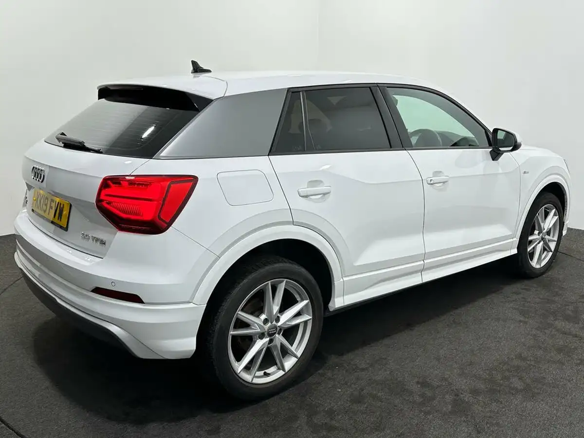 2019-audi-q2-10-30-tfsi-s-line-big-49