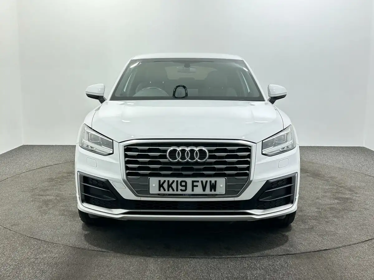 2019-audi-q2-10-30-tfsi-s-line-big-1