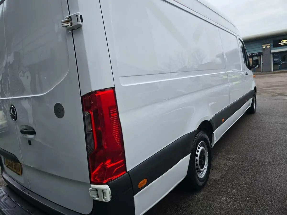 2018-mercedes-benz-sprinter-21cdi-311-l2h1-panel-van-rwd-eco-gear-360-big-68
