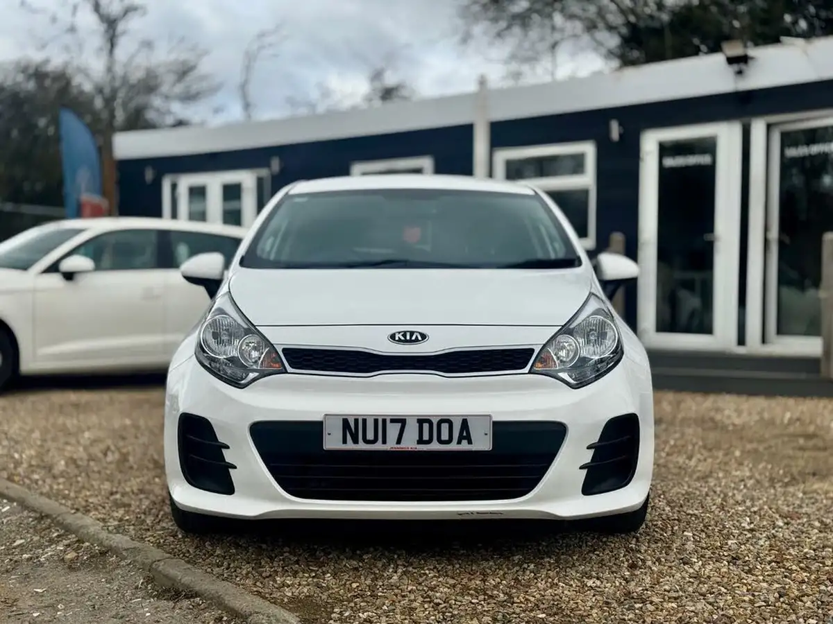 2017-kia-rio-125-sr7-5d-big-3