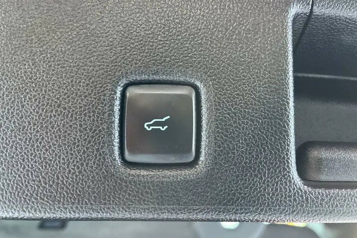 2022-ford-kuga-25t-st-line-x-edition-190ps-fhev-big-34