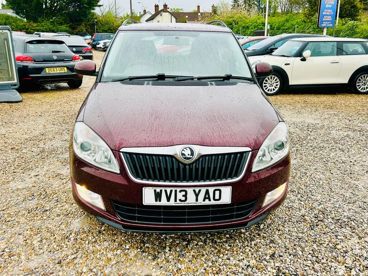 2012-skoda-fabia-12-elegance-tsi-105bhp-estate-1197cc-big-3