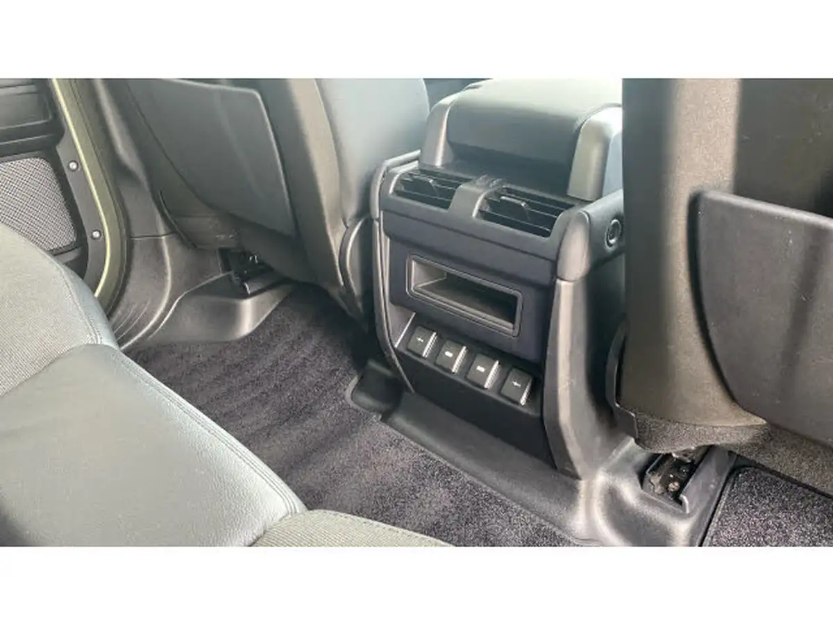 2020-land-rover-110-defender-20-d240-s-110-big-17