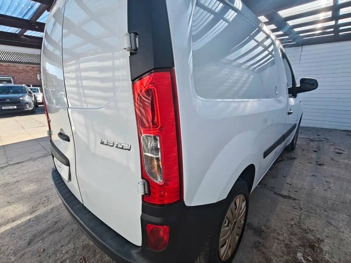 2016-mercedes-benz-citan-15-cdi-109-15cdi-compact-panel-van-big-27