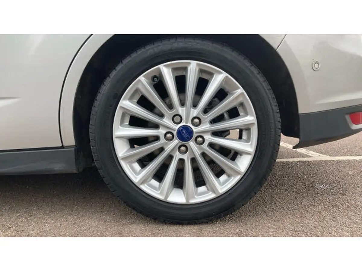 2016-ford-c-max-15tdci-titanium-big-6