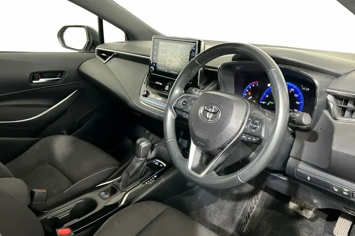 2021-toyota-corolla-18-vvt-i-icon-tech-spare-wheel-touring-sports-5d-big-5
