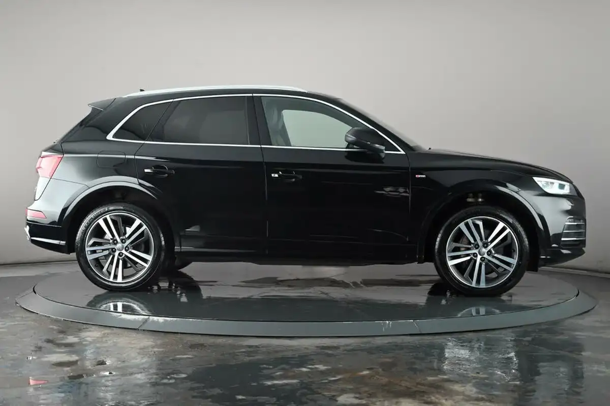 2020-audi-q5-20-55-tfsi-e-s-line-competition-big-2