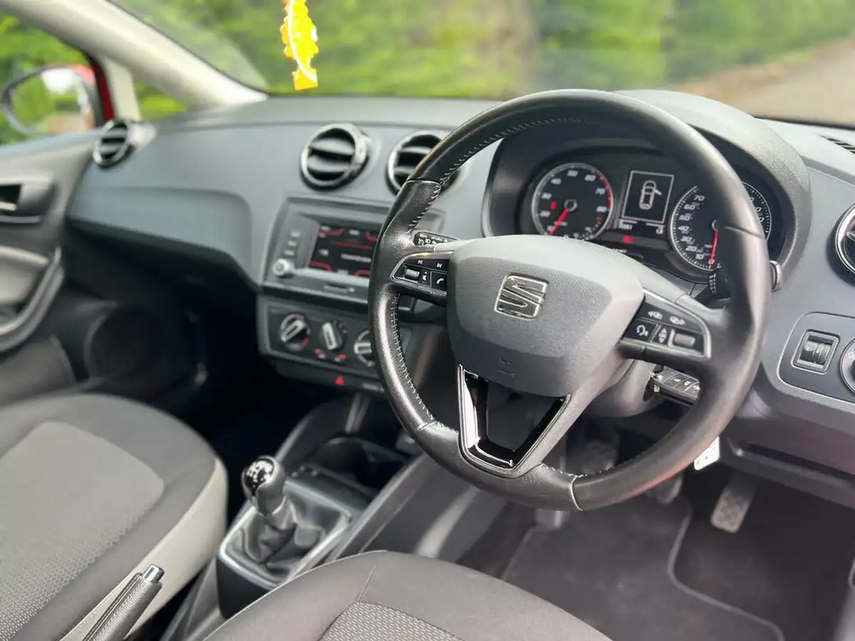 2016-seat-ibiza-10-vista-hatchback-5d-big-14