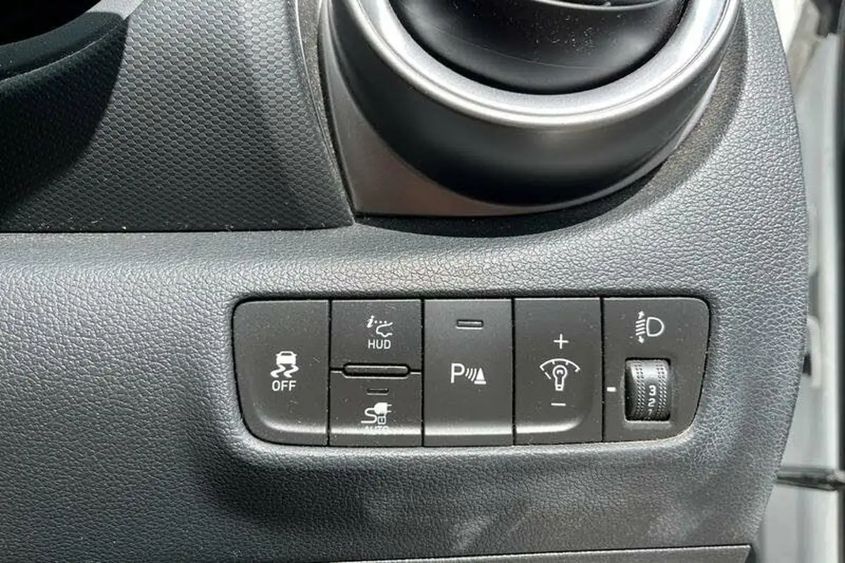 2021-hyundai-kona-e-ultimate-big-27