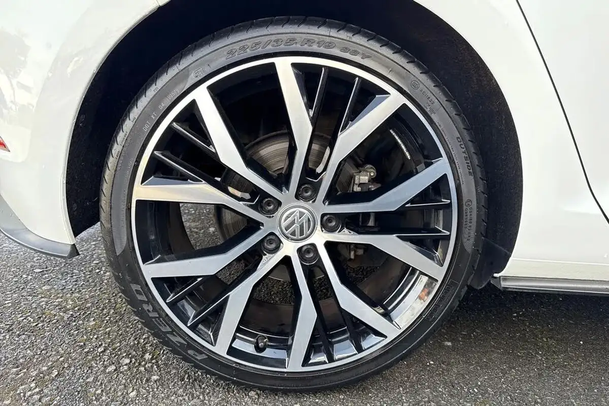 2019-volkswagen-golf-20tdi-gtd-blueline-hatchback-5d-dsg-big-10