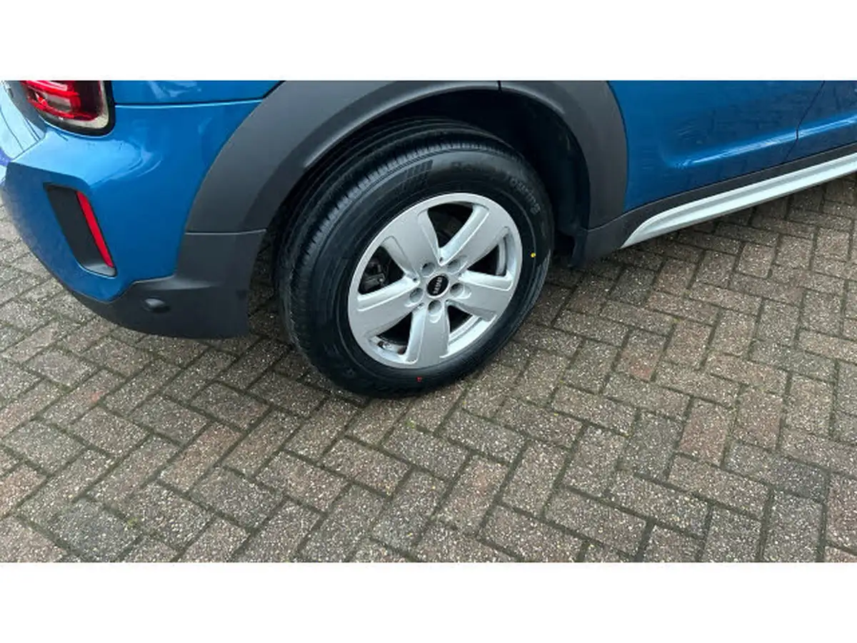 2021-mini-countryman-15-cooper-classic-auto-big-38