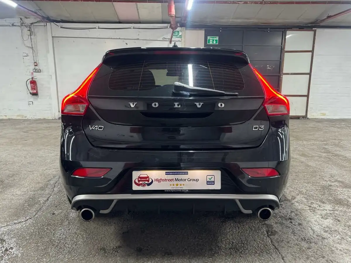 2014-volvo-v40-20td-d3-r-design-lux-nav-big-57