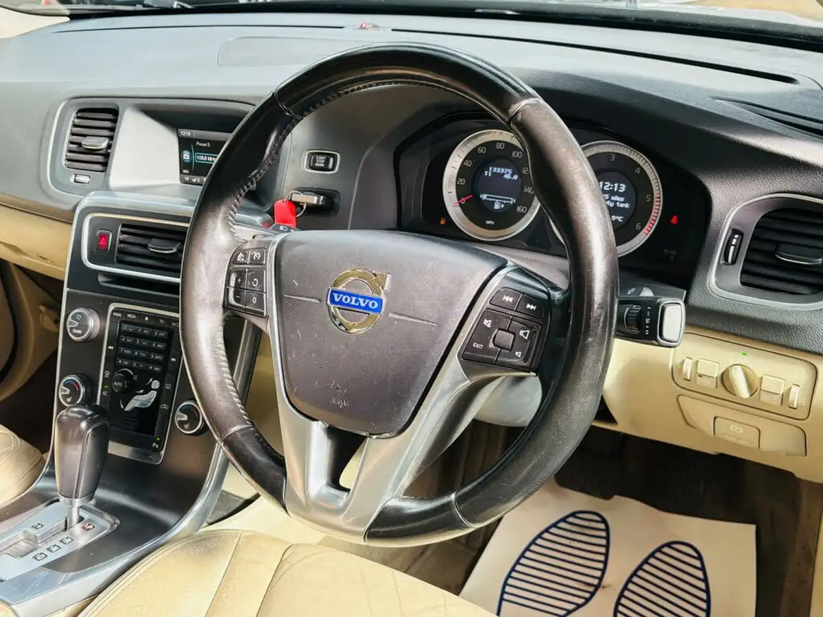 2012-volvo-s60-24td-d5-se-215bhp-geartronic-big-10