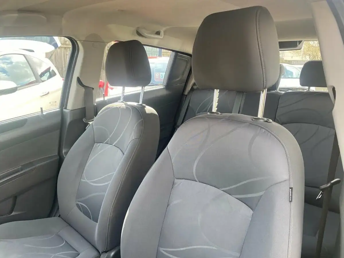 2011-chevrolet-spark-12-ls-big-9