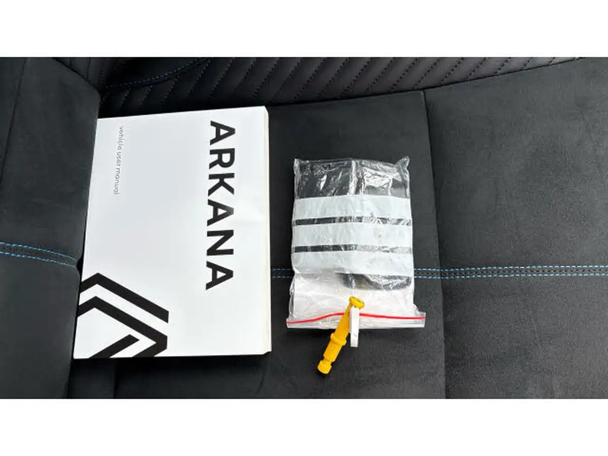 2024-renault-arkana-16-esprit-alpine-big-18