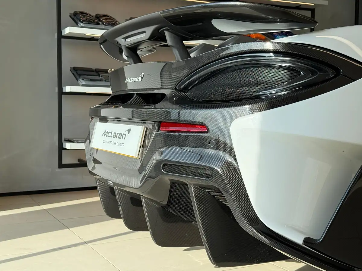 2019-mclaren-600lt-spider-big-35