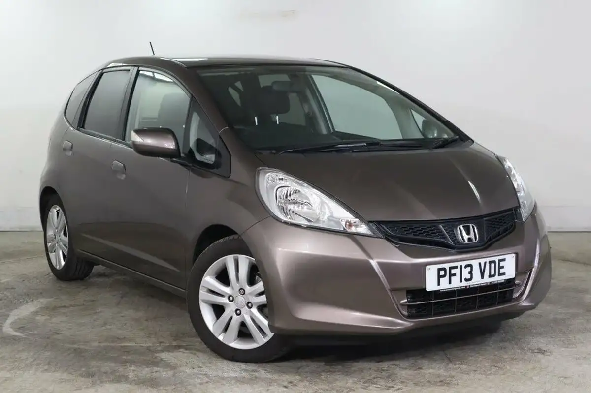 2013-honda-jazz-14-es-plus-big-0
