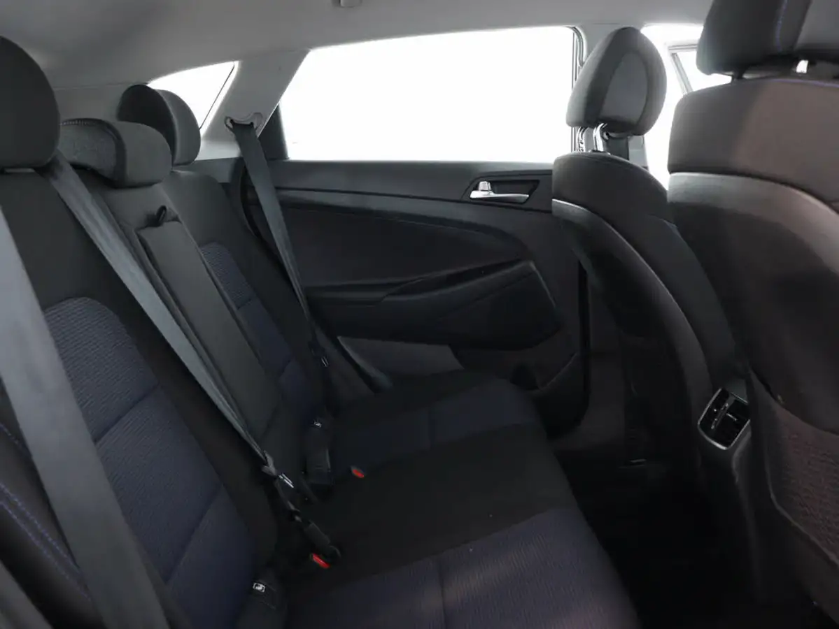 2018-hyundai-tucson-17crdi-blue-drive-se-nav-116ps-big-41
