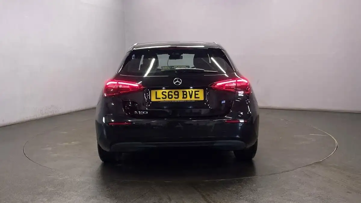 2019-mercedes-benz-a-class-13-a180-se-big-6
