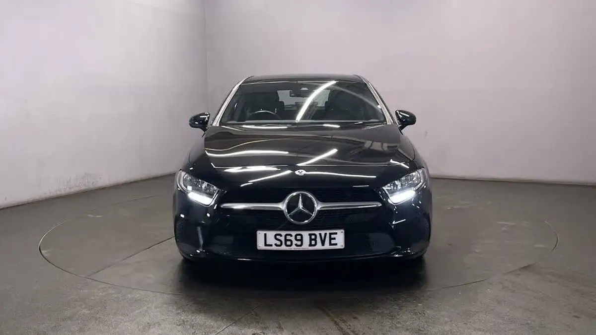 2019-mercedes-benz-a-class-13-a180-se-big-2