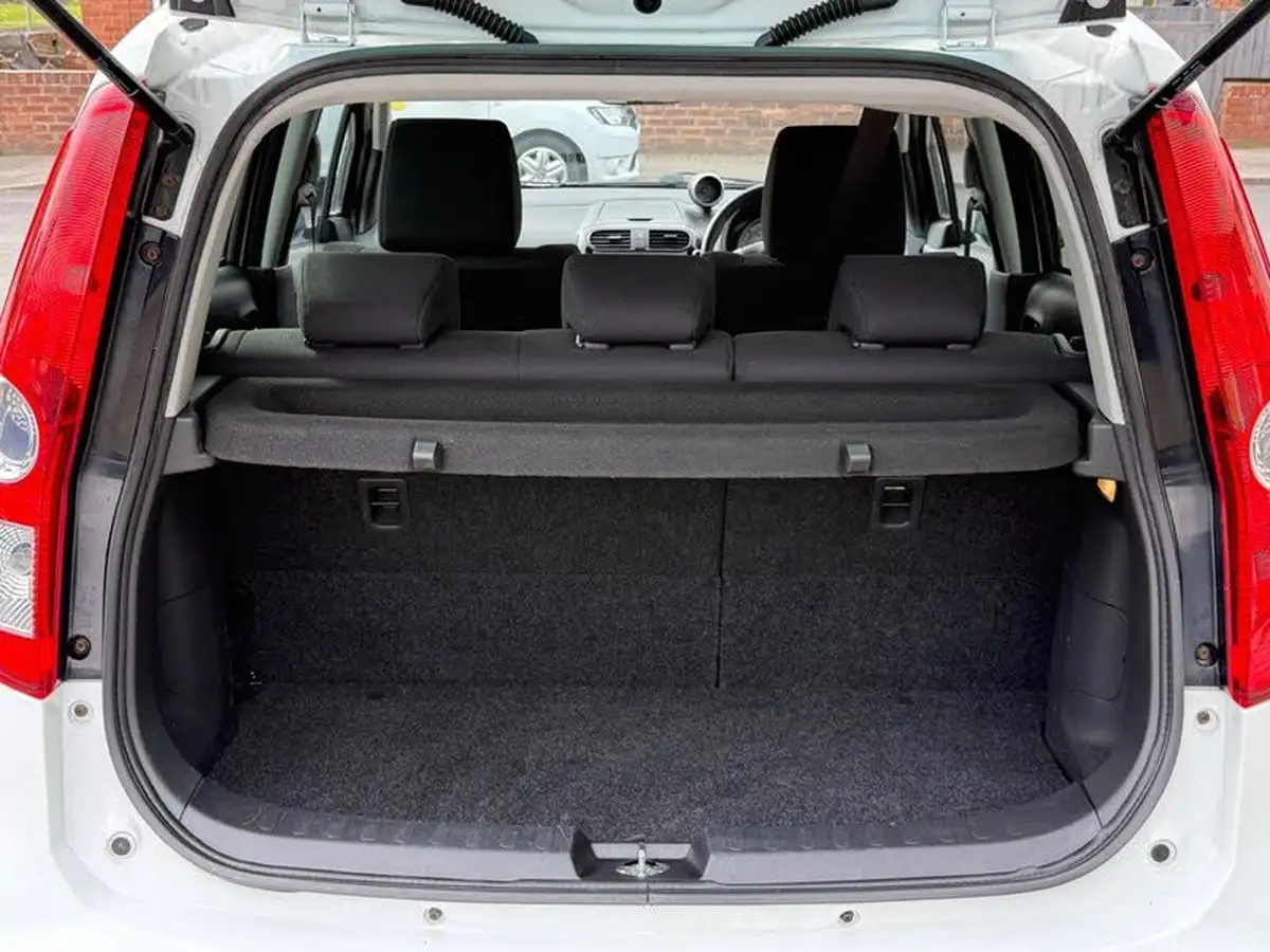 2013-suzuki-splash-12-sz4-auto-big-11