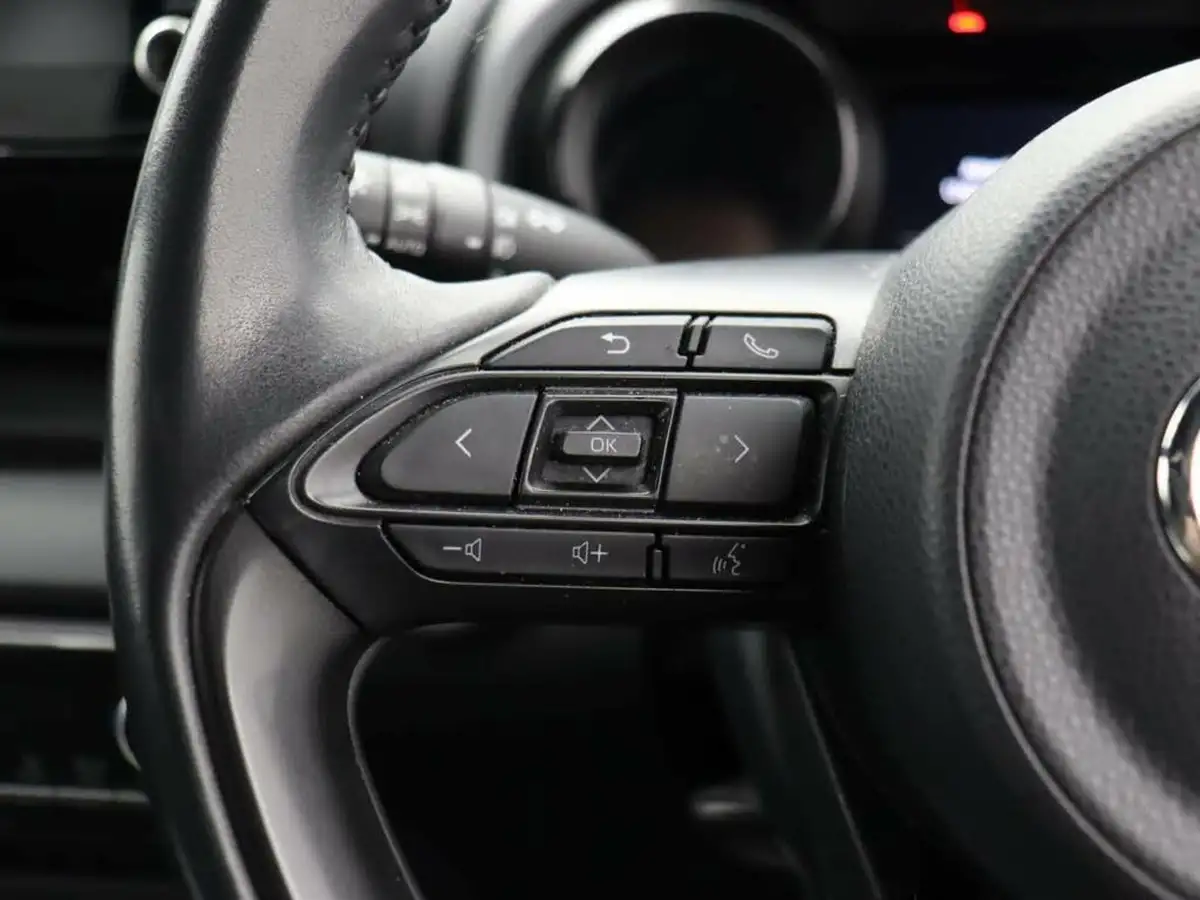 2020-toyota-yaris-15-vvt-i-dynamic-big-21