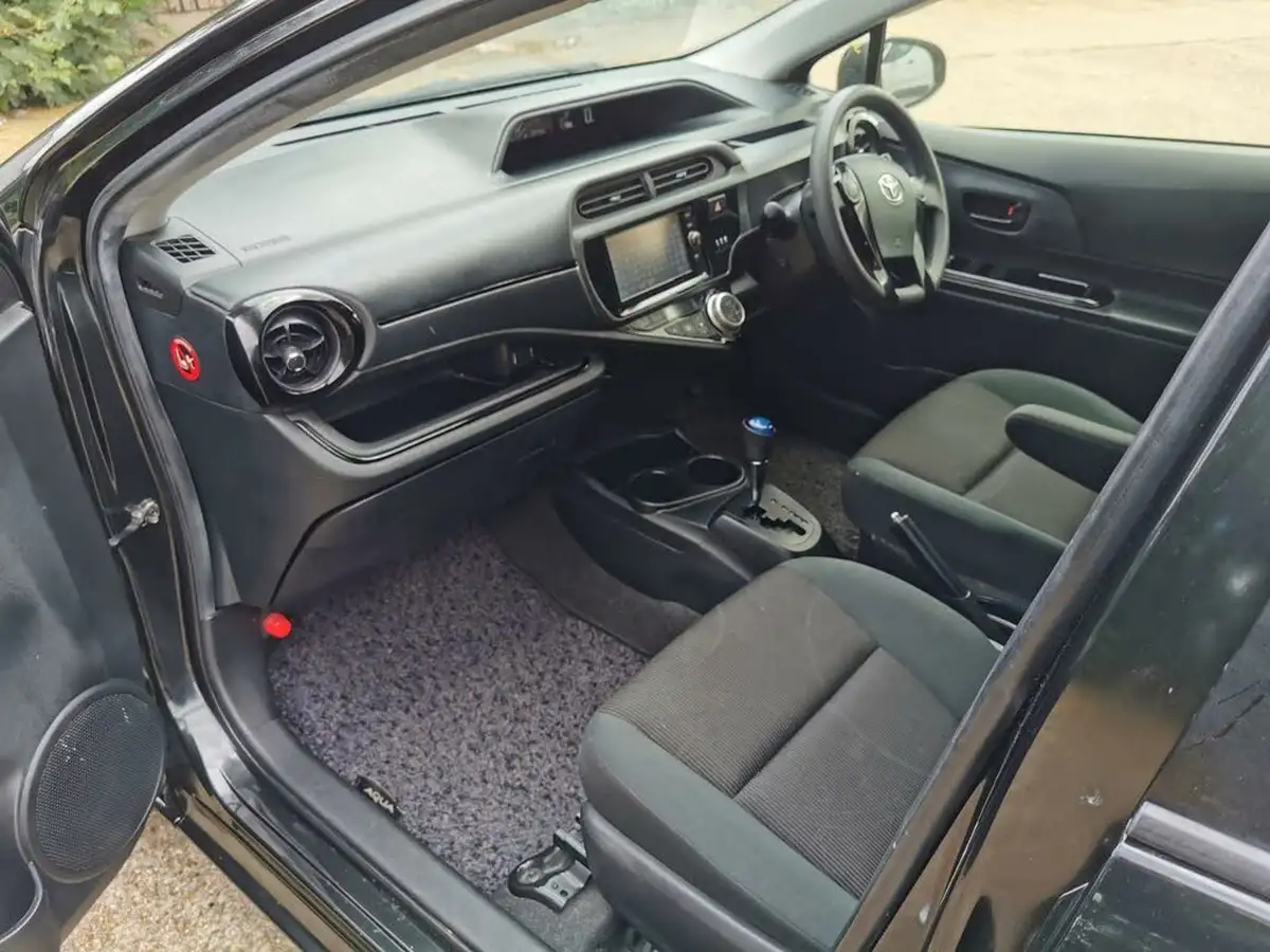 2016-toyota-aqua-15-hybrid-vvt-i-cvt-big-48