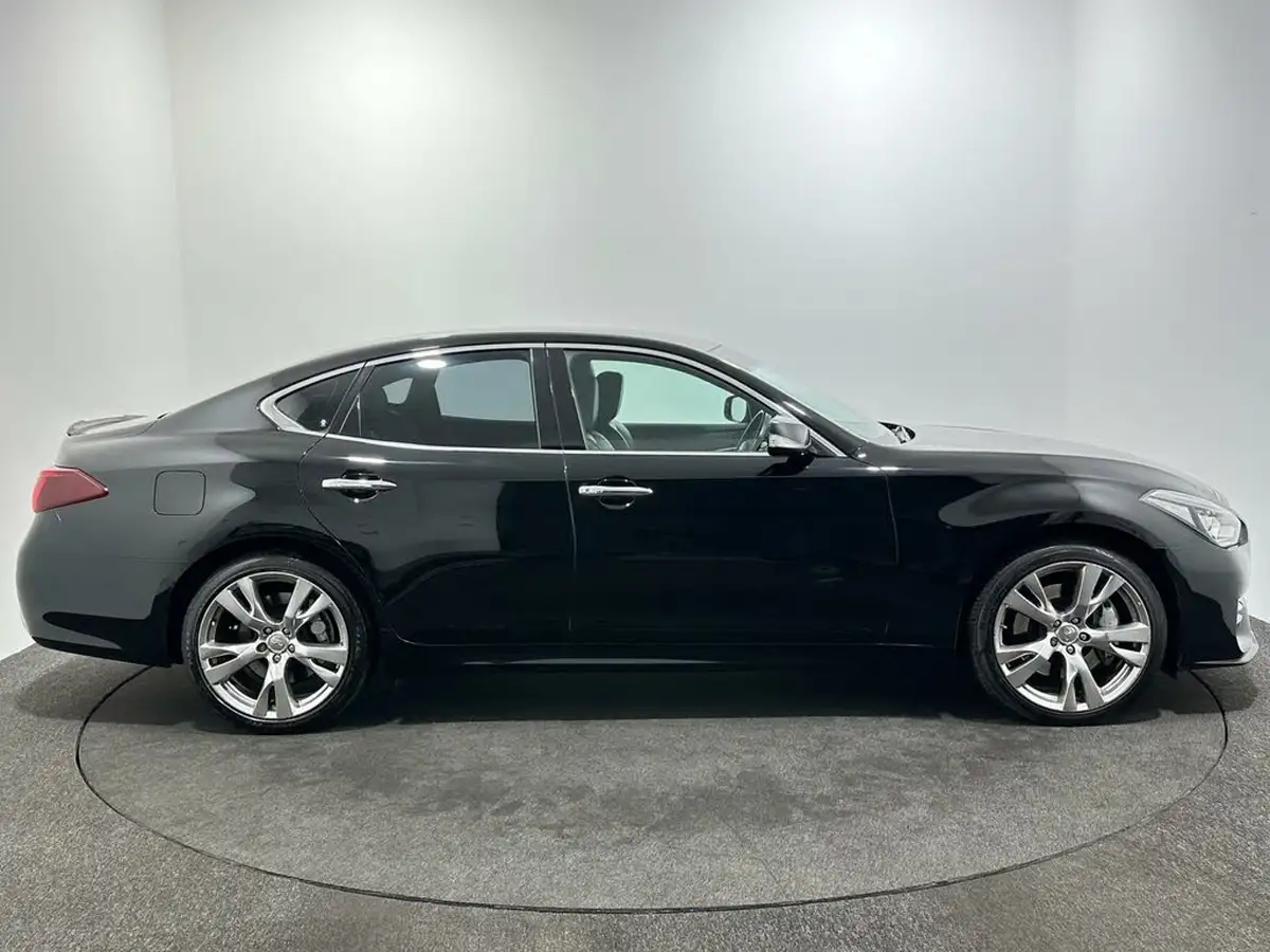 2016-infiniti-q70-22td-sport-big-6