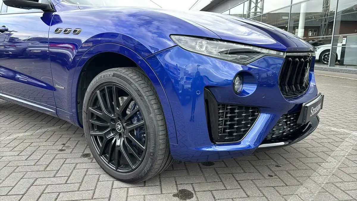 2020-maserati-levante-30-gransport-big-8