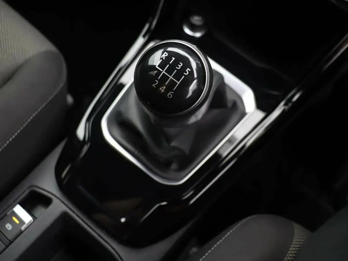 2021-volkswagen-t-roc-15-tsi-black-edition-big-25