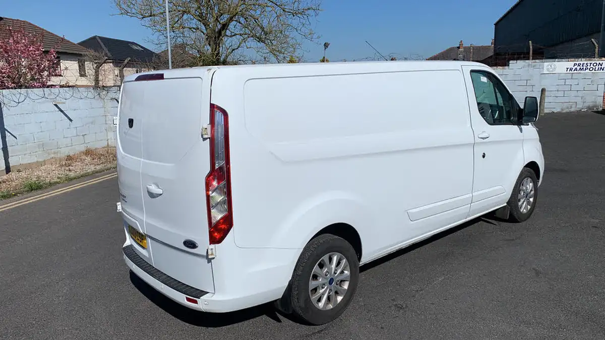 2023-ford-transit-custom-big-39